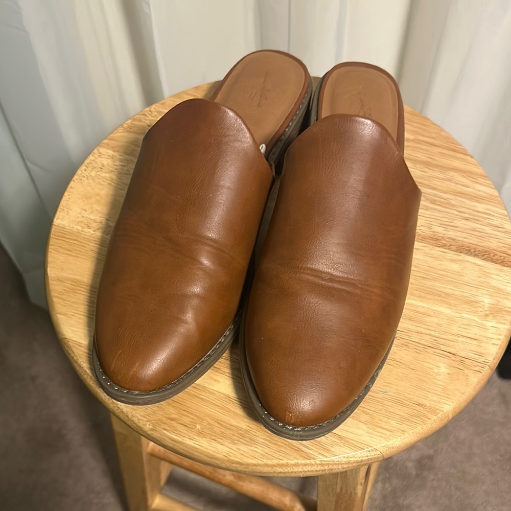 Women’s Slip-On Leather Mule - Brown